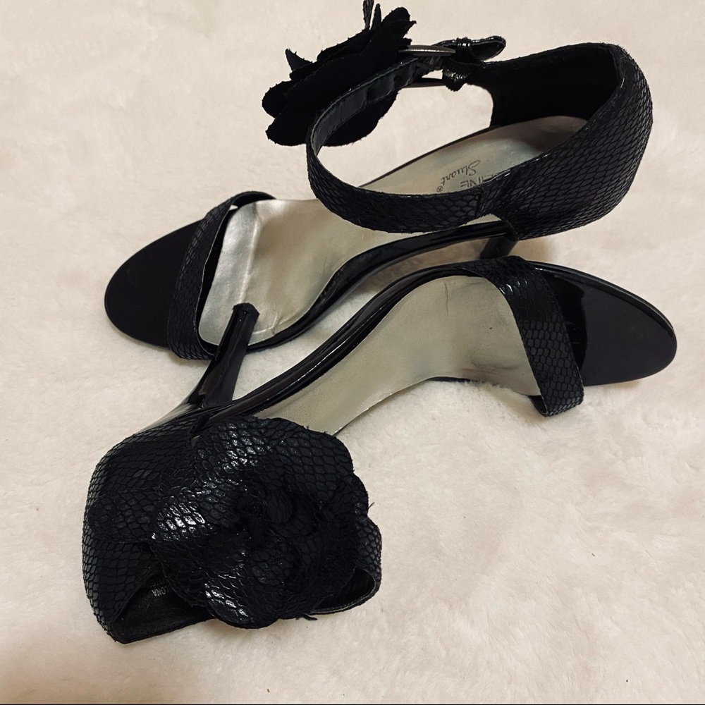 Madeline Stuart Black Flower Heels - Picture 3 of 6